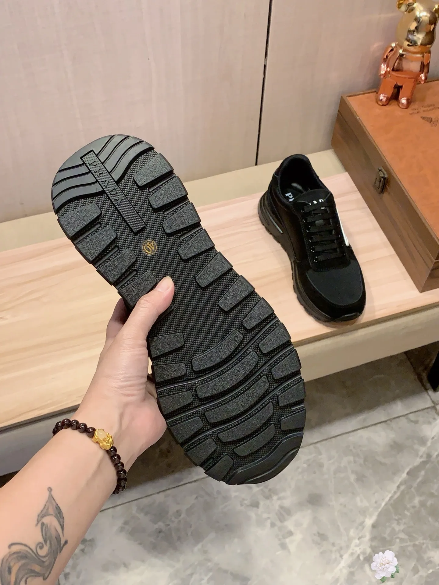 Men's Men's Shoes💰420💰💰🎩🎩[Lightning][Lightning] "PRADA*" The latest and most popular casual shoes, top brand [seduce] luxury~purchase, top~quality. [Strong] The upper is made of imported breathable cowhide with material ➕ breathable sheepskin feet (•) and fine workmanship. The original stylish and stylish soft rubber wear-resistant and non-slip outsole is light and comfortable on the feet. The real thing looks better when photographed. 085: code: 38-44, 3️⃣ colors selected